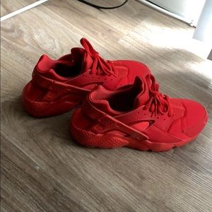 Nike Huaraches all red